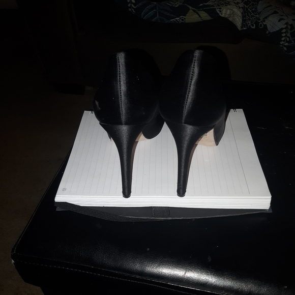 Badgley Mischka Satin Peep Toe Pumps - Picture 4 of 5